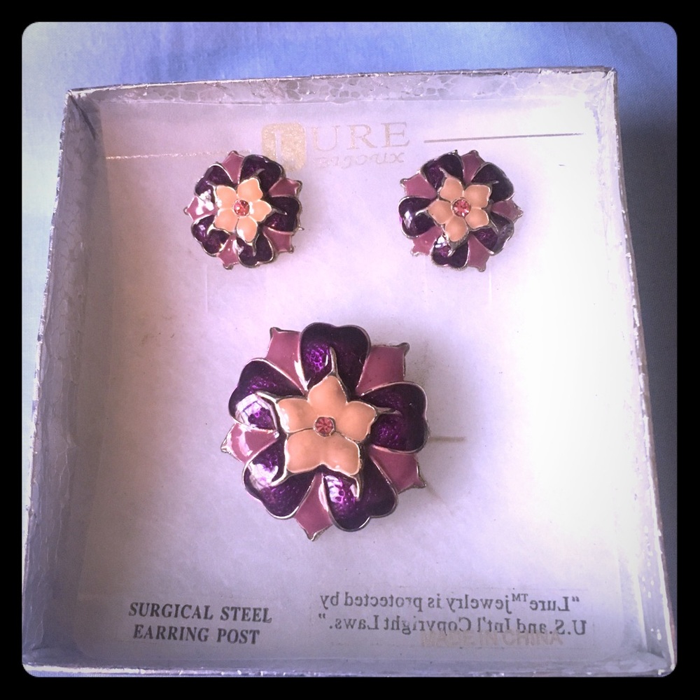 Vintage Enamel Purple Flower Brooch and Earrings.